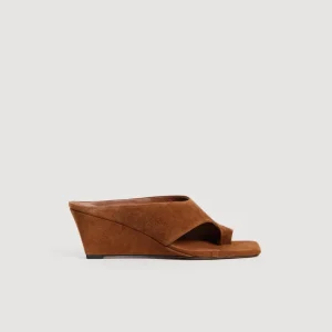 Sandaler med kilklack i mocka